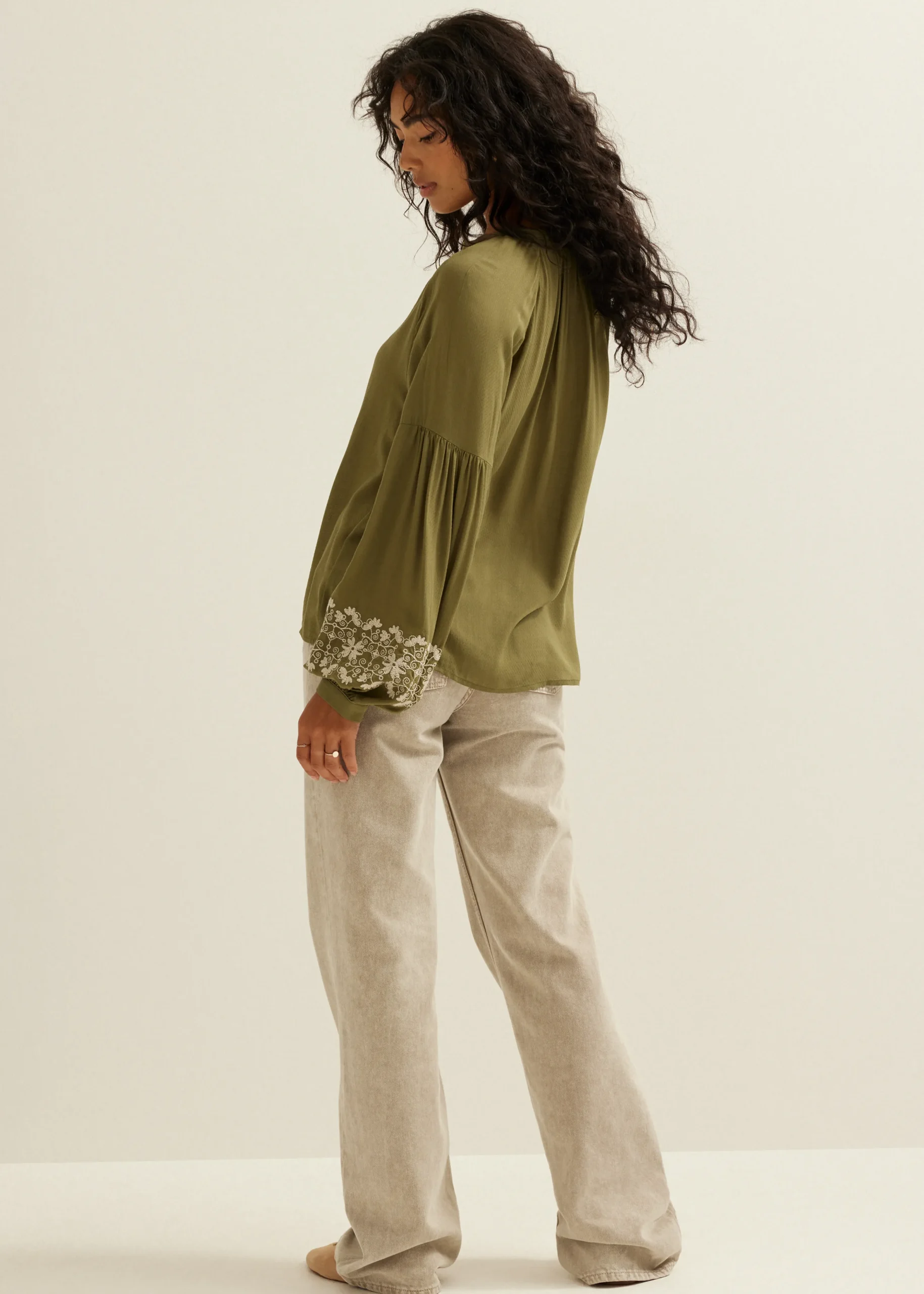 Outlet Cotton Club Blouse met borduurdetails groen,army