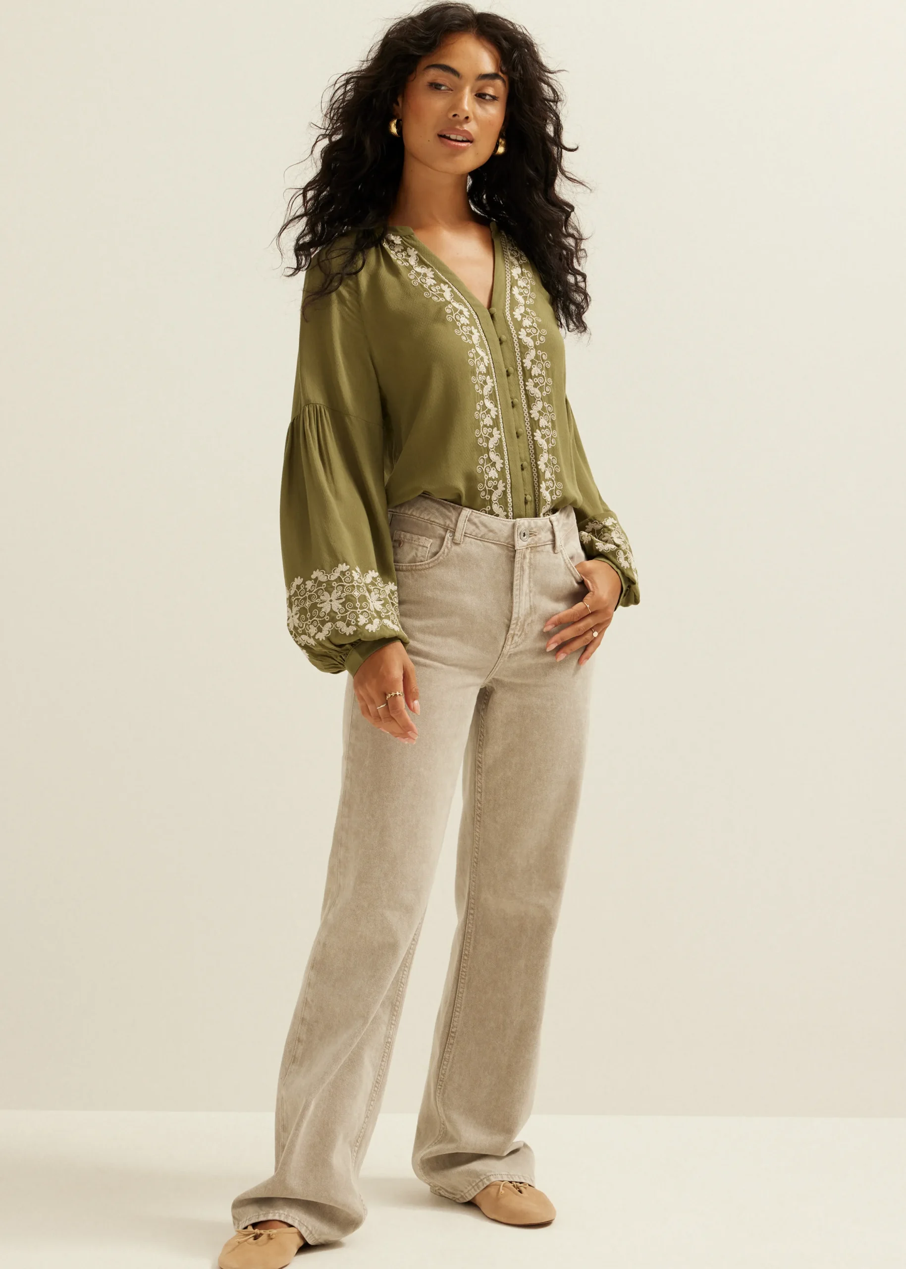 Outlet Cotton Club Blouse met borduurdetails groen,army