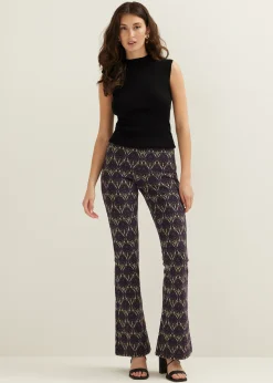 Clearance Cotton Club Flared broek jacquard patroon donkerpaars