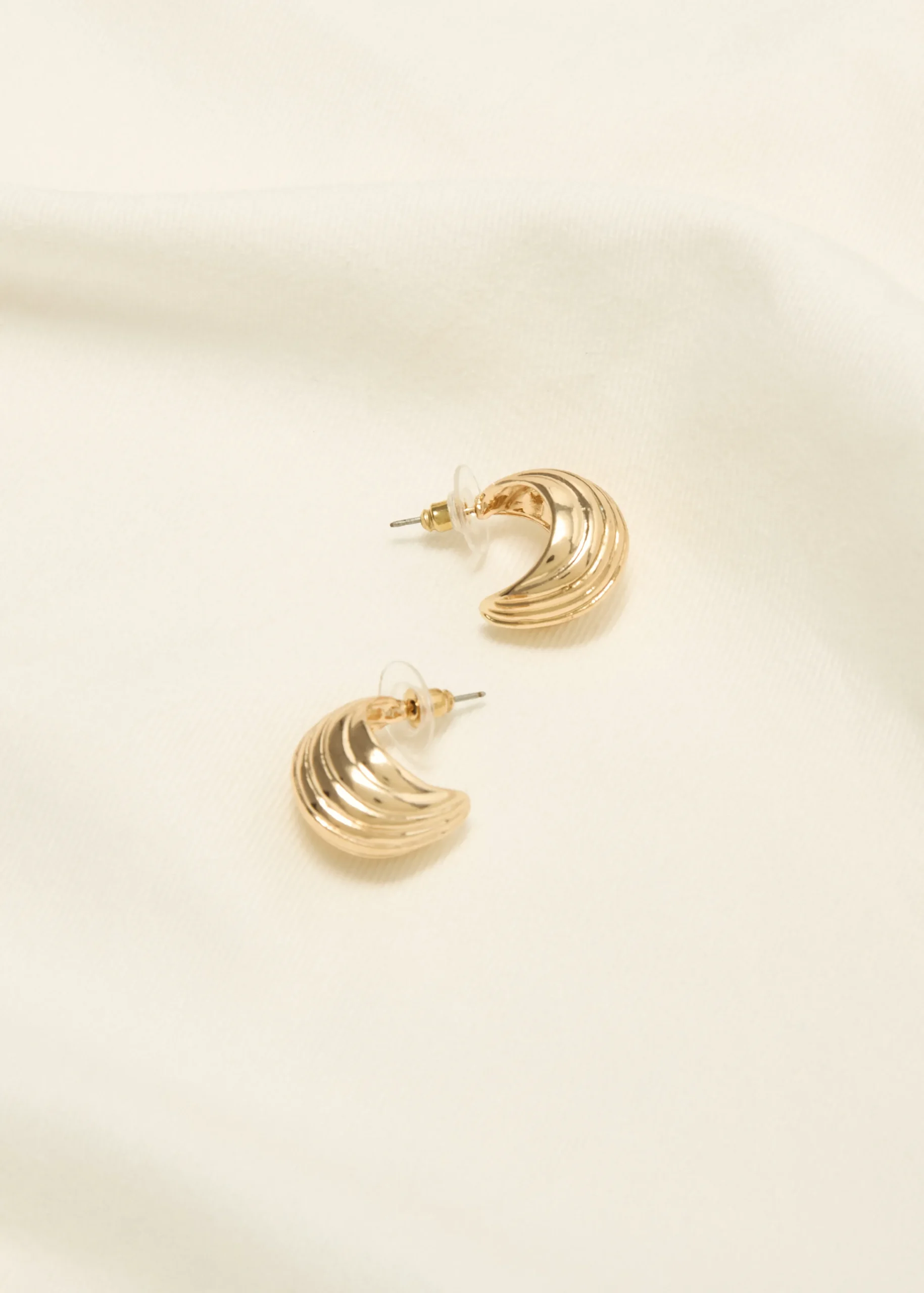 Outlet Cotton Club oorbel met schelp look goud
